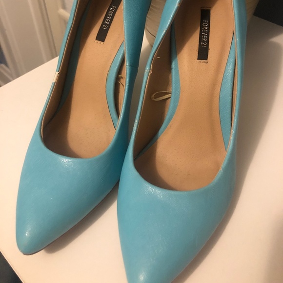 Aqua / Teal Heels with Gold Embellishment  - 7 - Picture 1 of 3